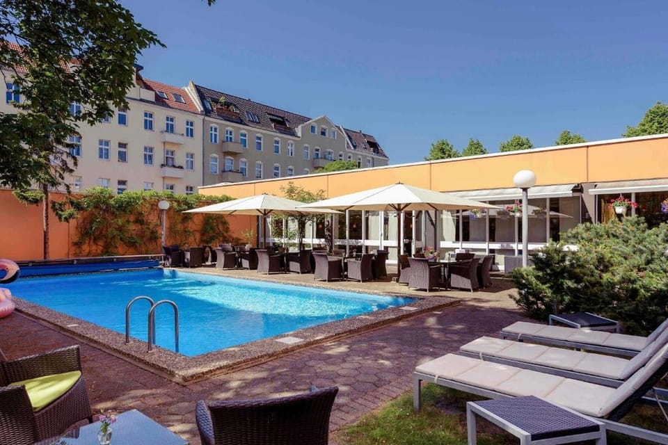 Hotel Swimming Pool