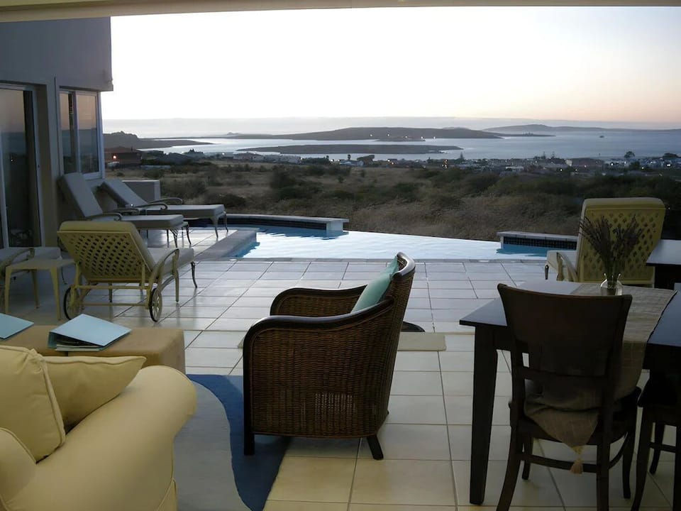 Deluxe Room, Garden View | Pool | Outdoor pool
