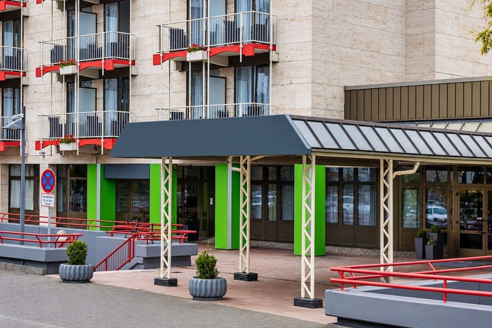 Hotel Exterior [summer]