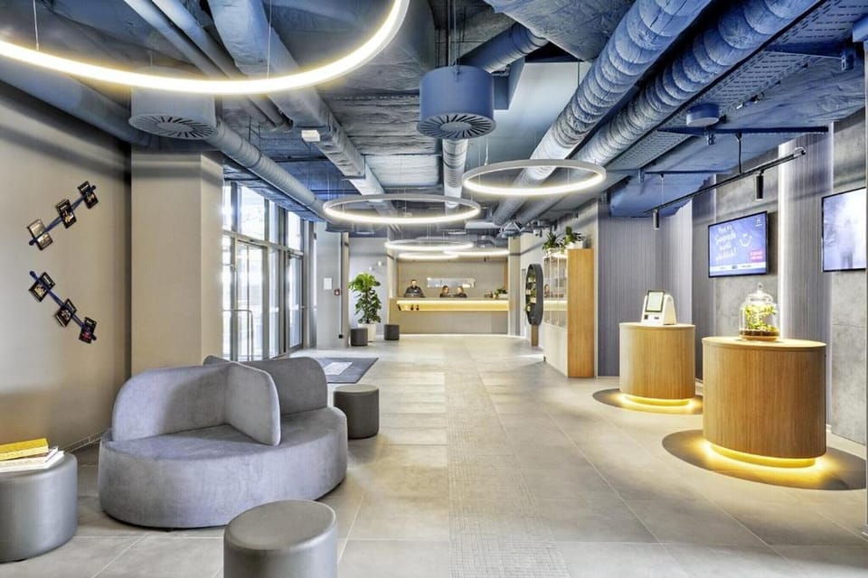 Entrance / Reception