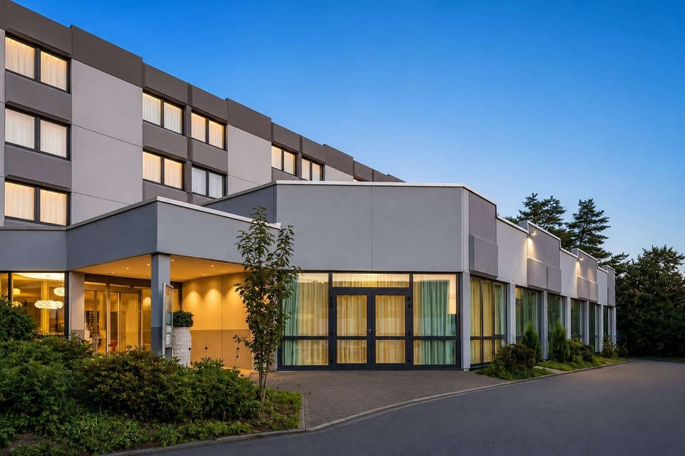 Hotel Exterior [summer]