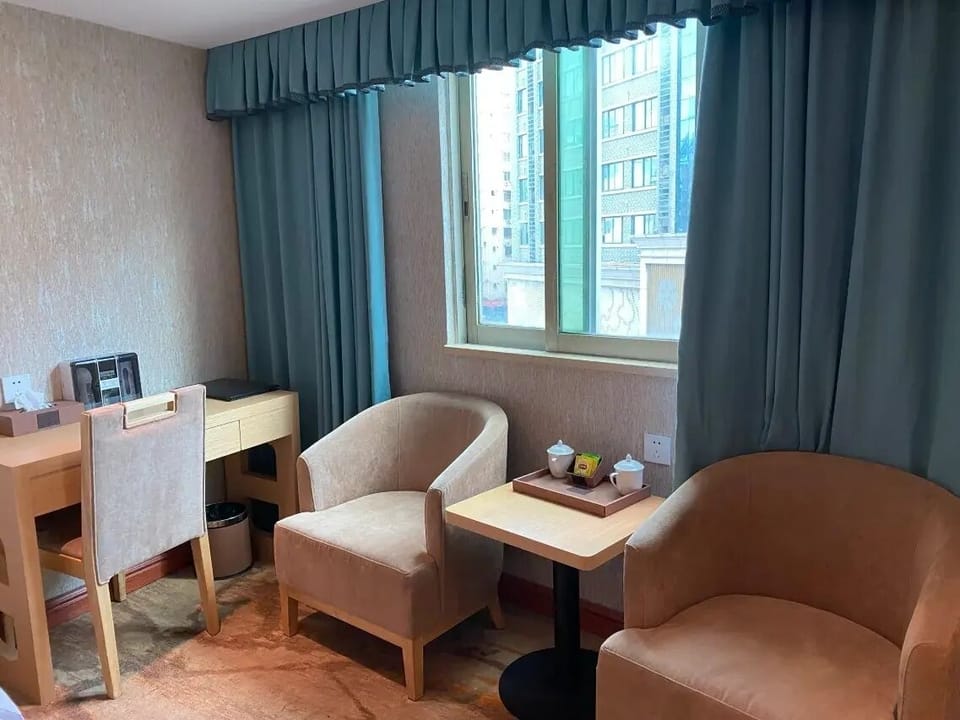 Deluxe Double or Twin Room, City View | Interior