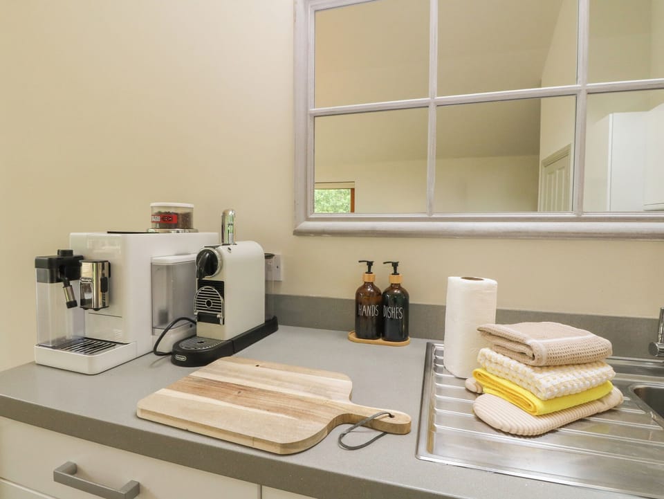 Dishwasher, cookware/dishes/utensils