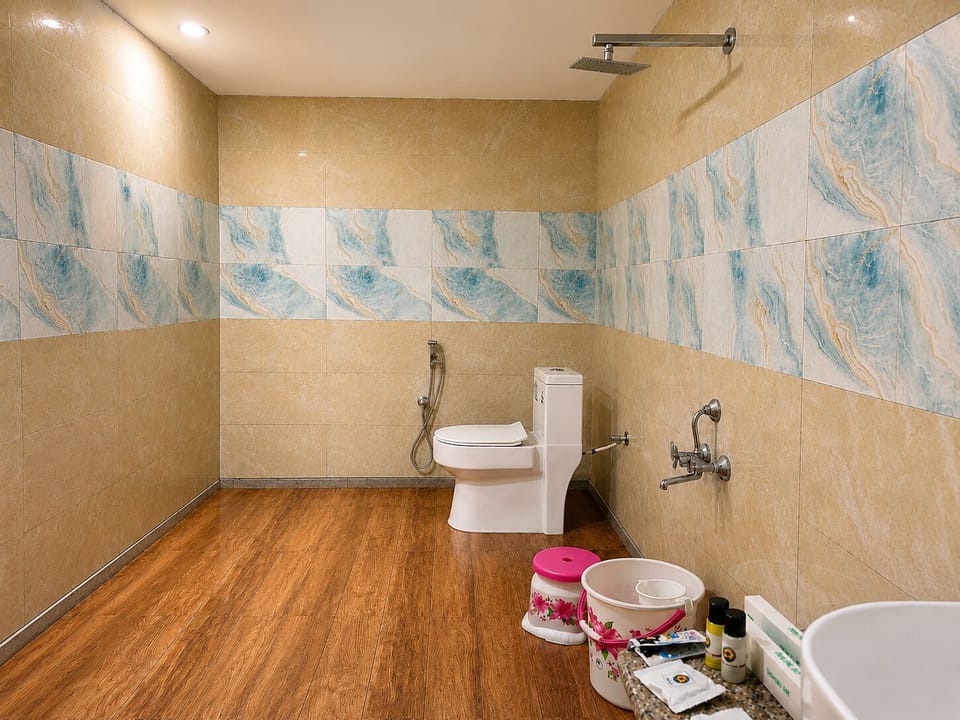 Deluxe Tent | Bathroom | Free toiletries, towels, soap