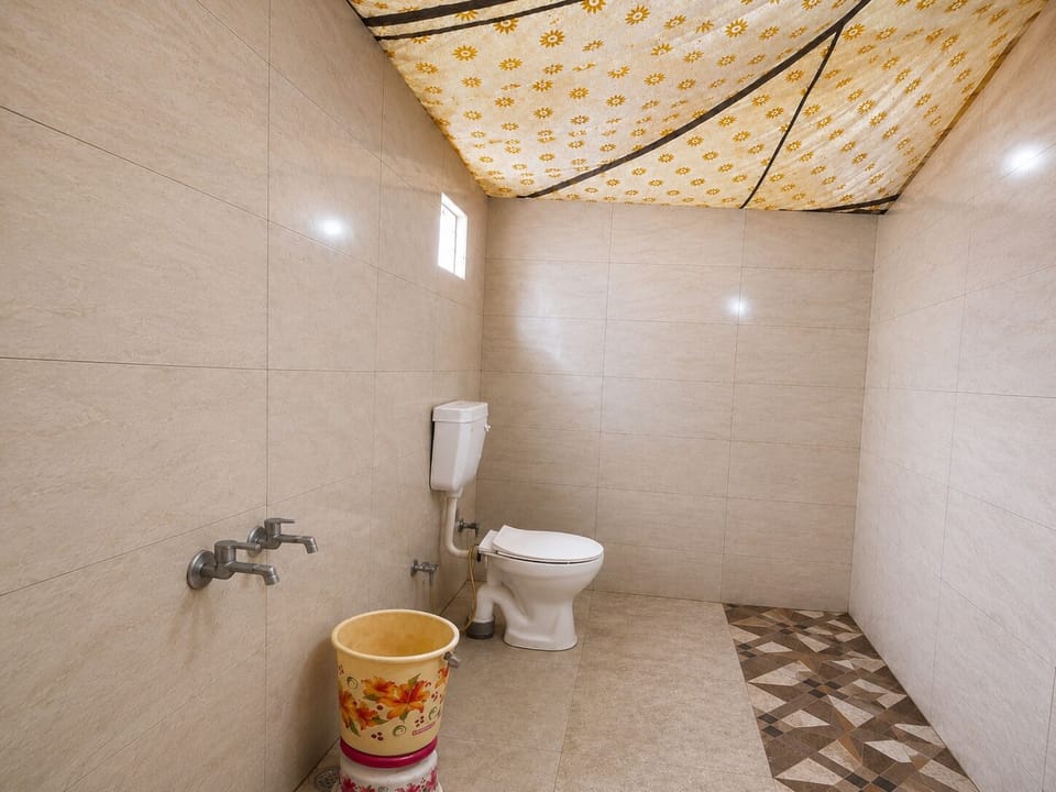 Premium Tent | Bathroom | Free toiletries, towels, soap