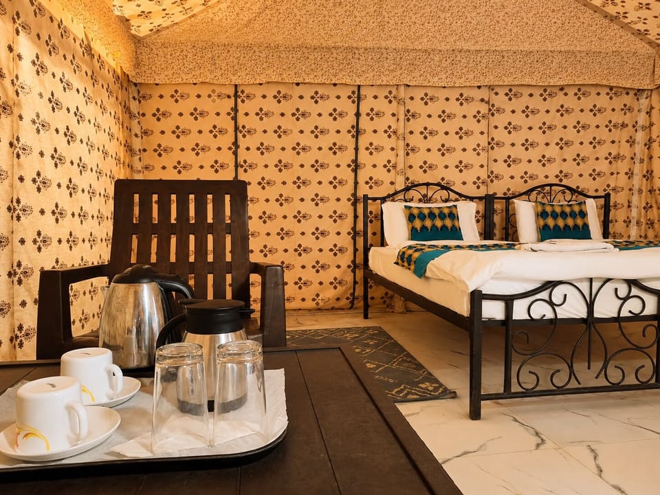 Classic Tent | WiFi (free), bed sheets