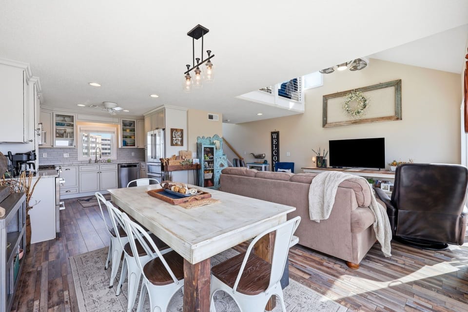 Coastal charm meets rustic comfort in this inviting living space.