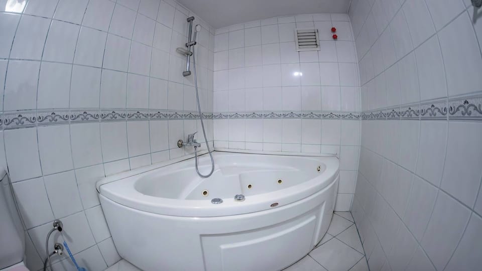Room, 1 Bedroom, Smoking, Balcony | Bathroom
