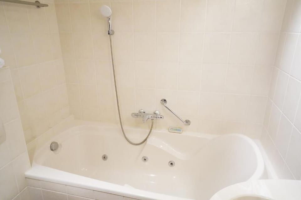 Superior Double or Twin Room, Patio | Bathroom