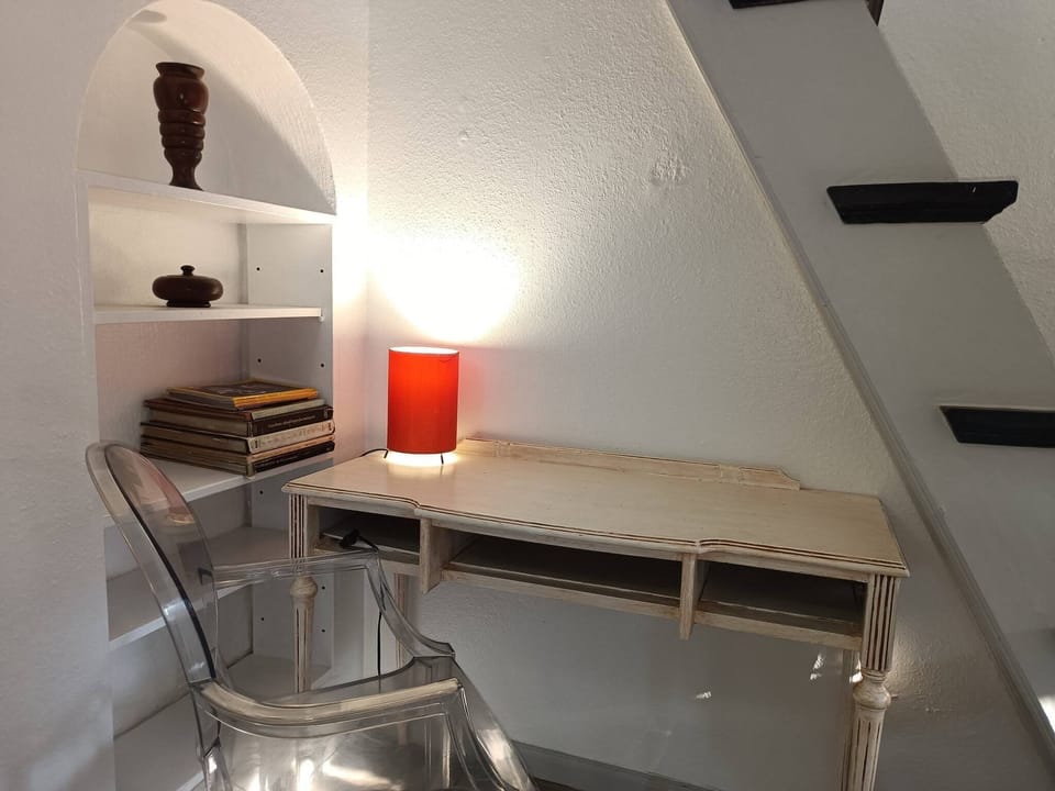 Studio, 1 Bedroom, Smoking, Patio | Interior