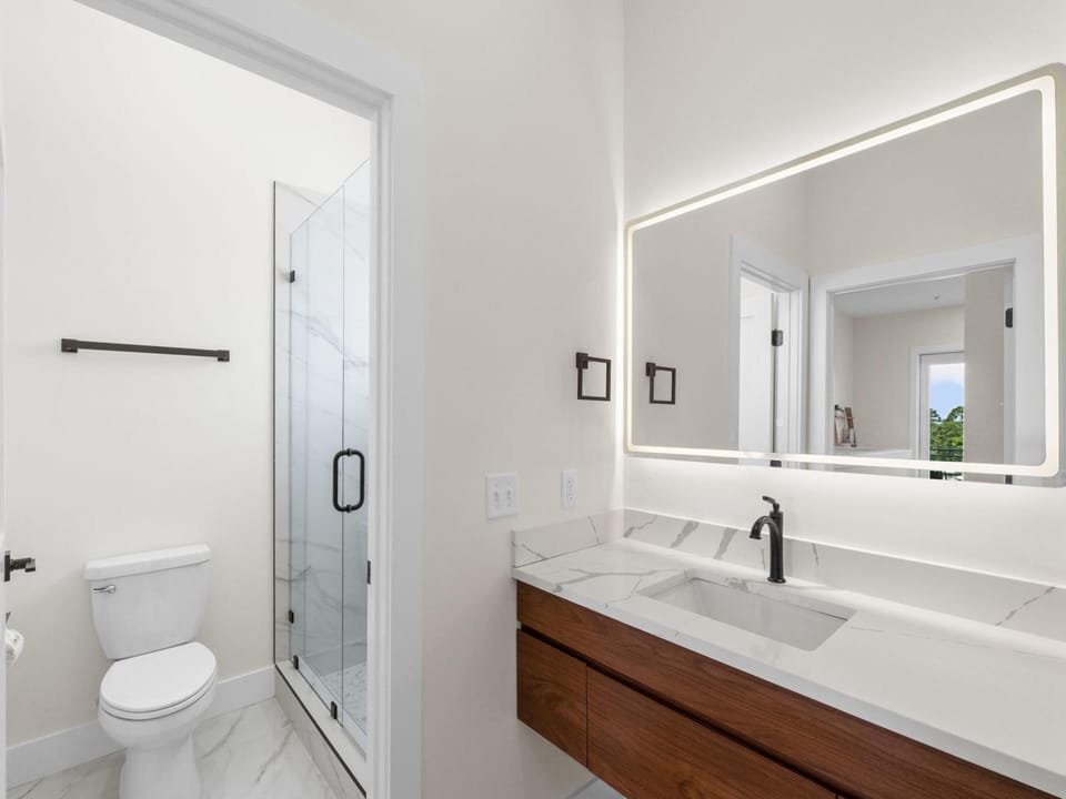 3000 Blue Lagoon A: Primary Bathroom - Walk-in Shower - Third Floor