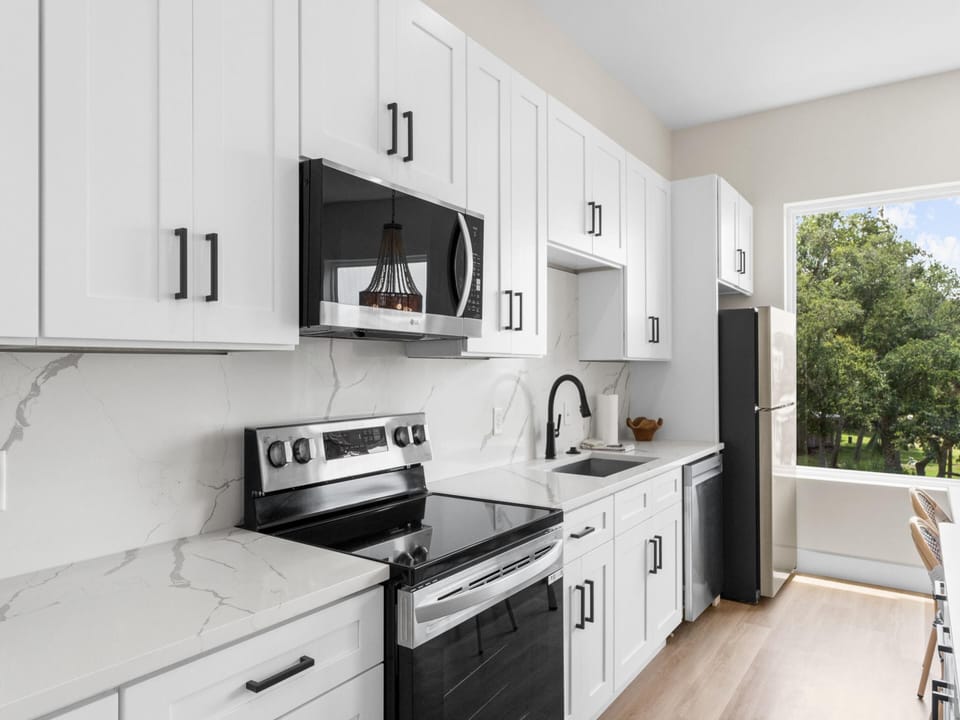 3000 Blue Lagoon A: Kitchen - Second Floor