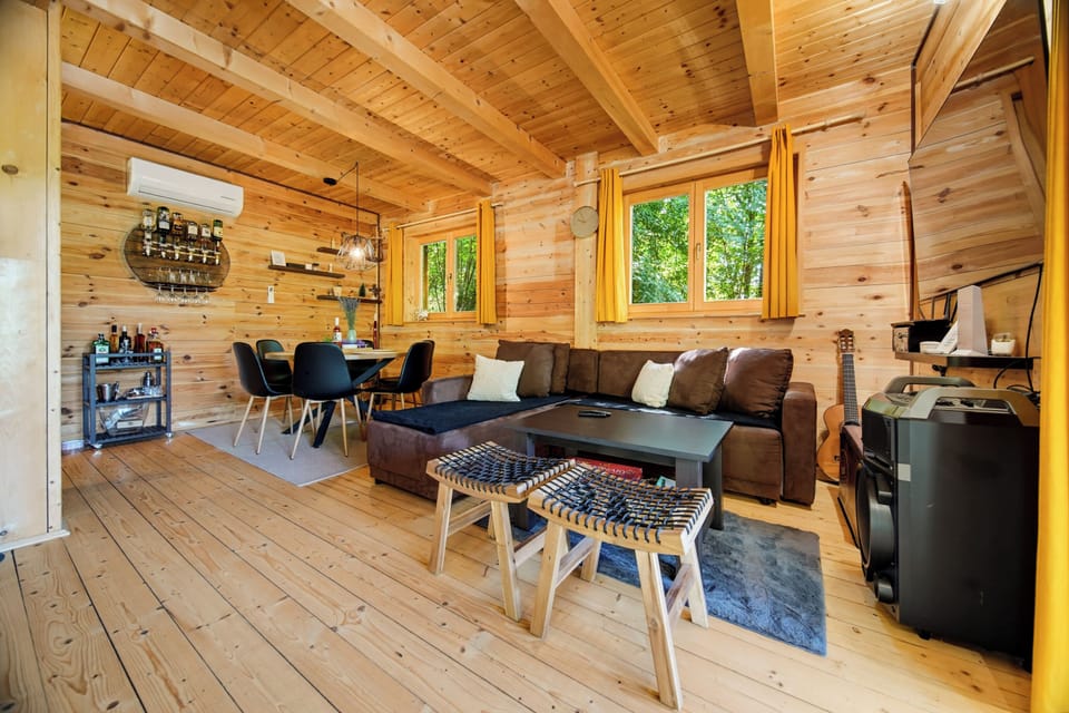 Family House, 2 Bedrooms, Balcony (Holiday Home With Pool And Wellness) | Living area