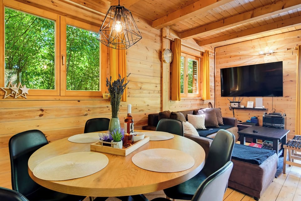 Family House, 2 Bedrooms, Balcony (Holiday Home With Pool And Wellness) | Dining