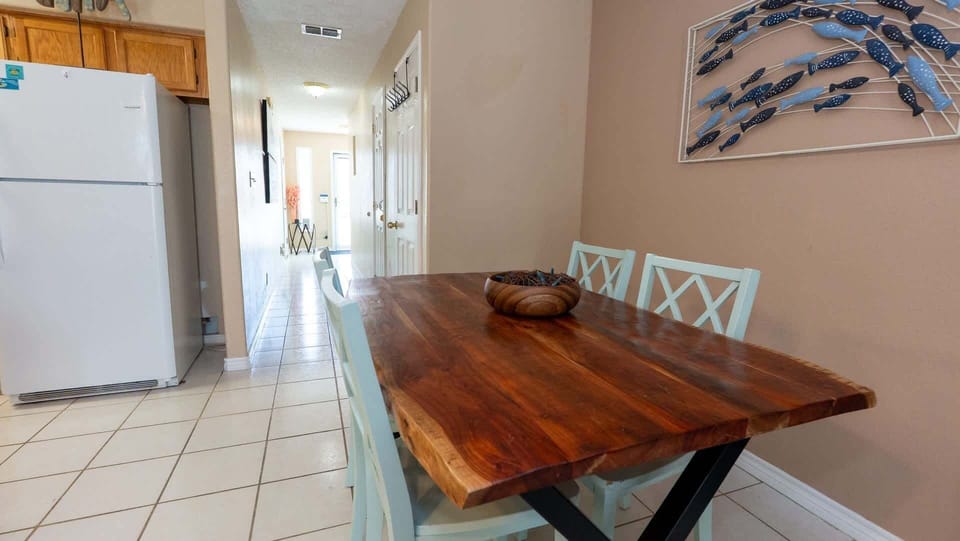 Townhome, 3 Bedrooms | Dining