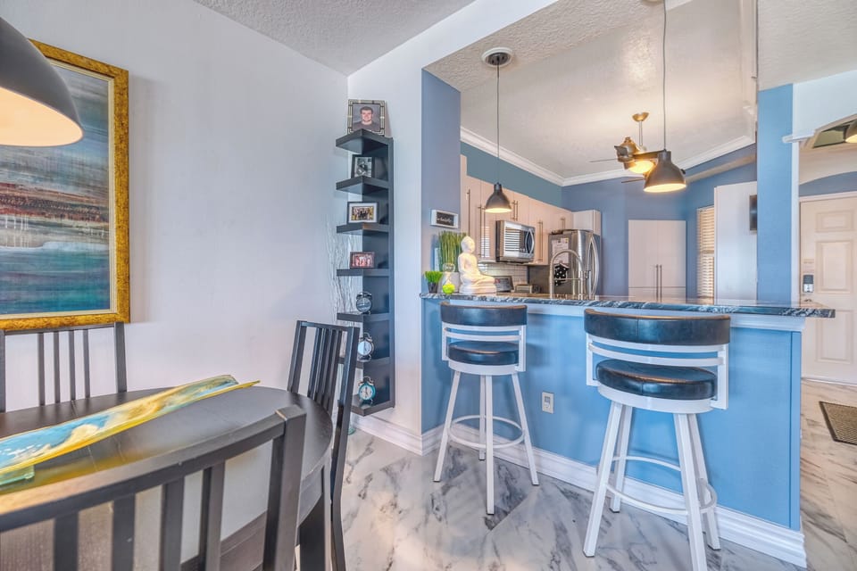 Dining kitchen