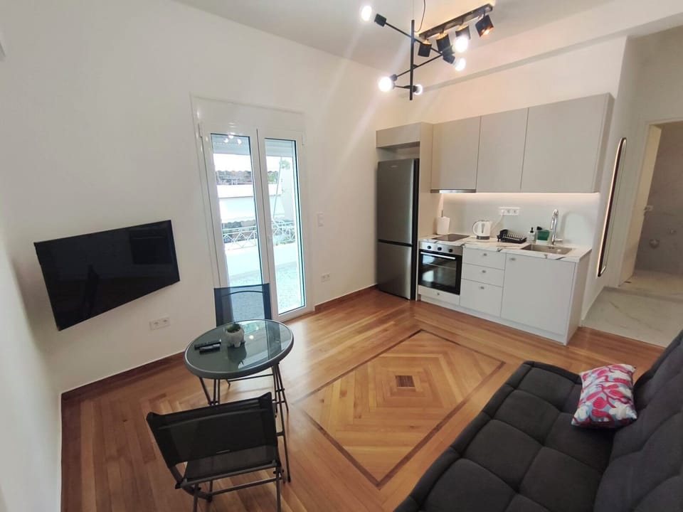 Basic Apartment, Balcony, City View | Private kitchen | Espresso maker