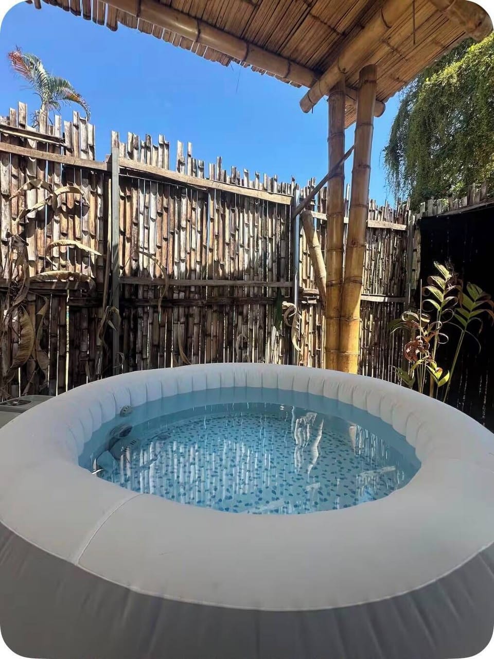 Outdoor spa tub