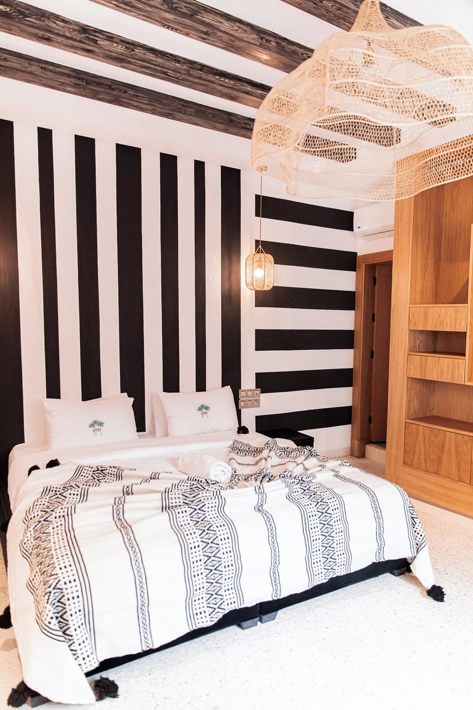 Suite, Courtyard View | Egyptian cotton sheets, premium bedding, in-room safe, desk