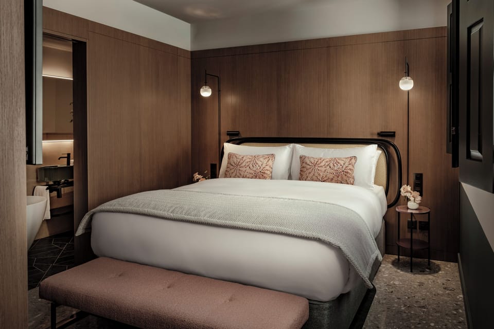 Executive Room | Premium bedding, minibar, in-room safe, desk