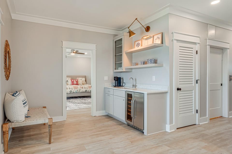 House, Multiple Beds (Windward Crest) | Interior