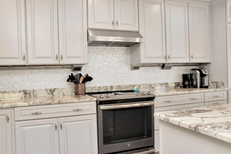 House, Multiple Beds (Pelican Way) | Private kitchen