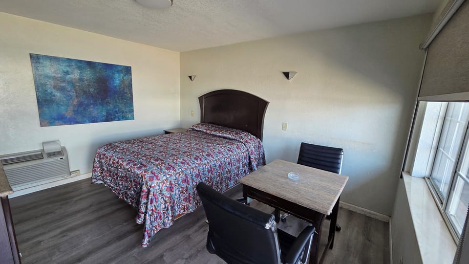 Standard Single Room | Desk, blackout drapes, WiFi (free)