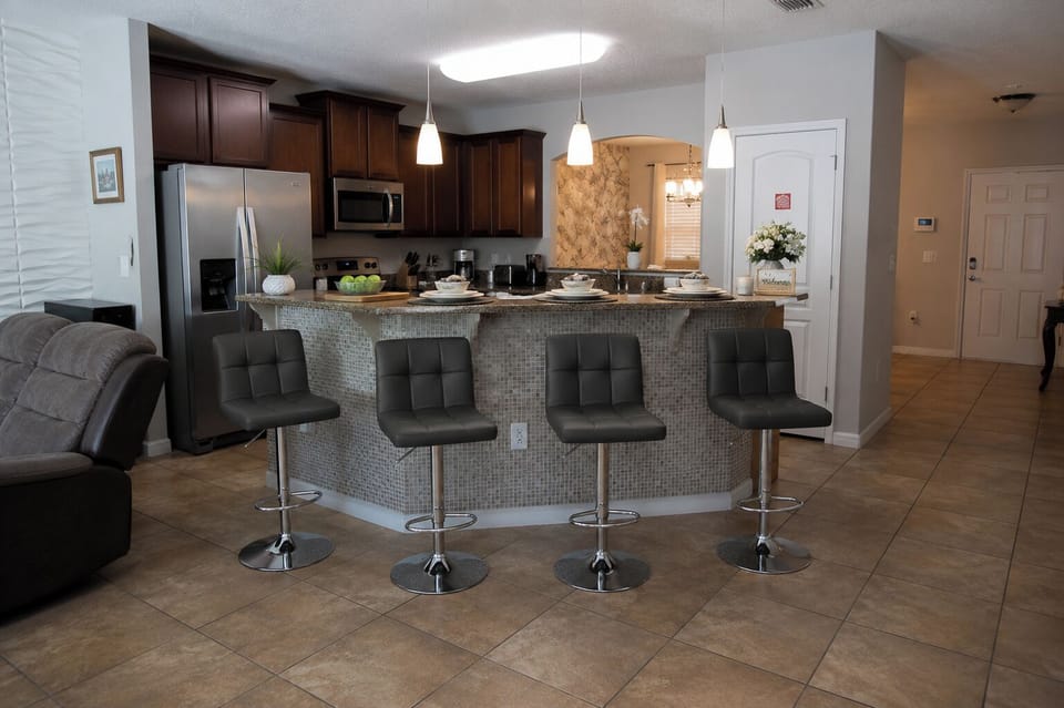 House (6 Bedrooms) | Interior