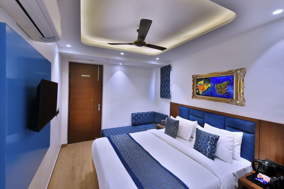 Superior Double Room | Desk, laptop workspace, WiFi (free), bed sheets