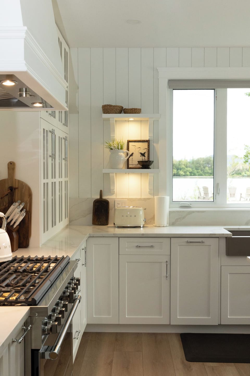 Luxury House, Lake View | Private kitchen | Coffee/tea maker, full-size fridge, microwave, oven