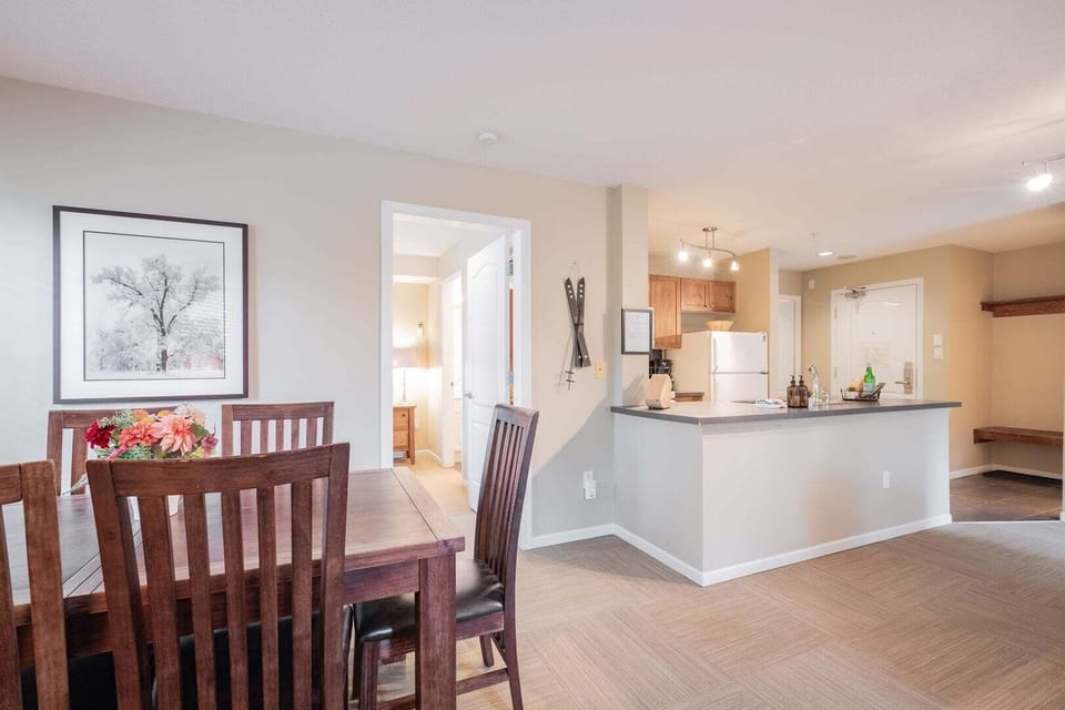 Dining area: Seats six people