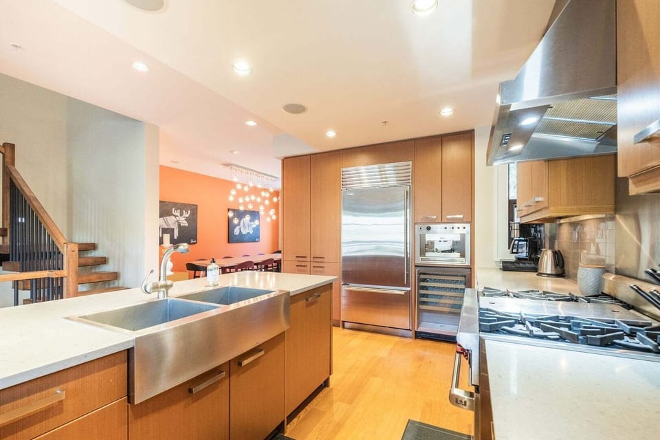 Full kitchen: Modern appliances