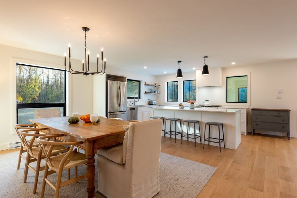 Dining area: Seats eight people