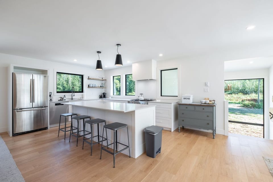 Full kitchen: Breakfast bar