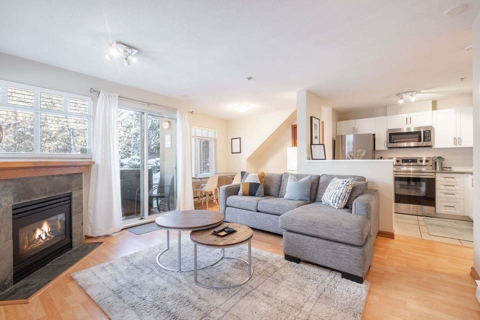 Living area: Pull-out sofa