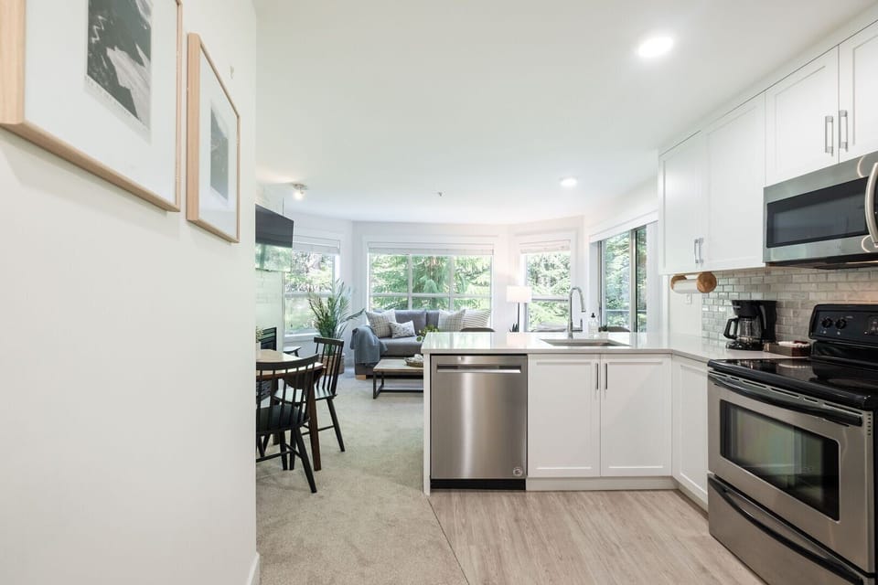 Full kitchen