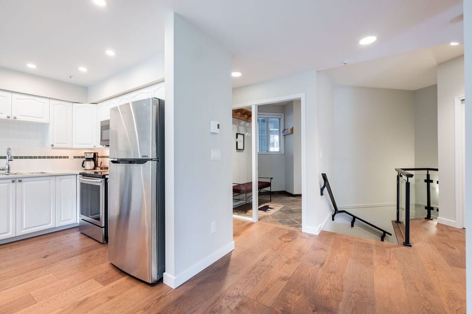 Main floor: Entrance hallway
