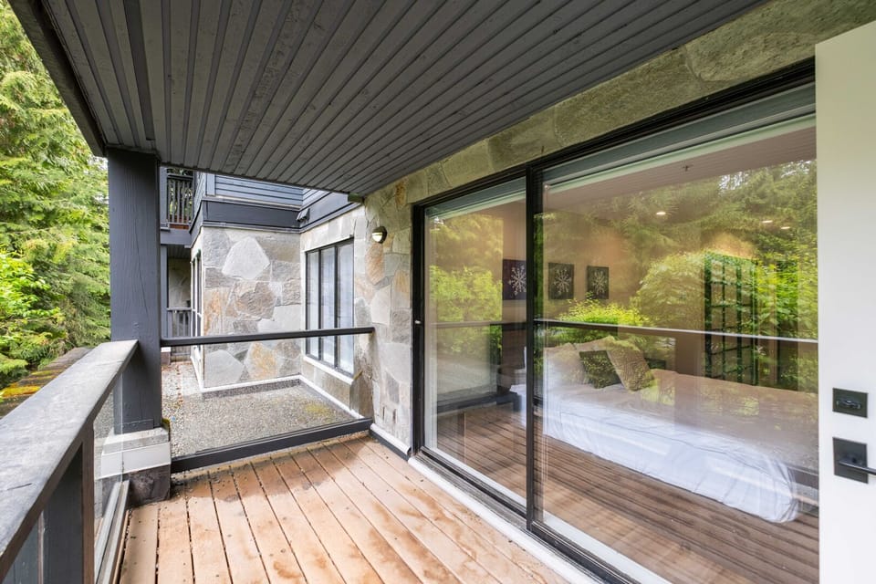 Private patio: Forested garden view
