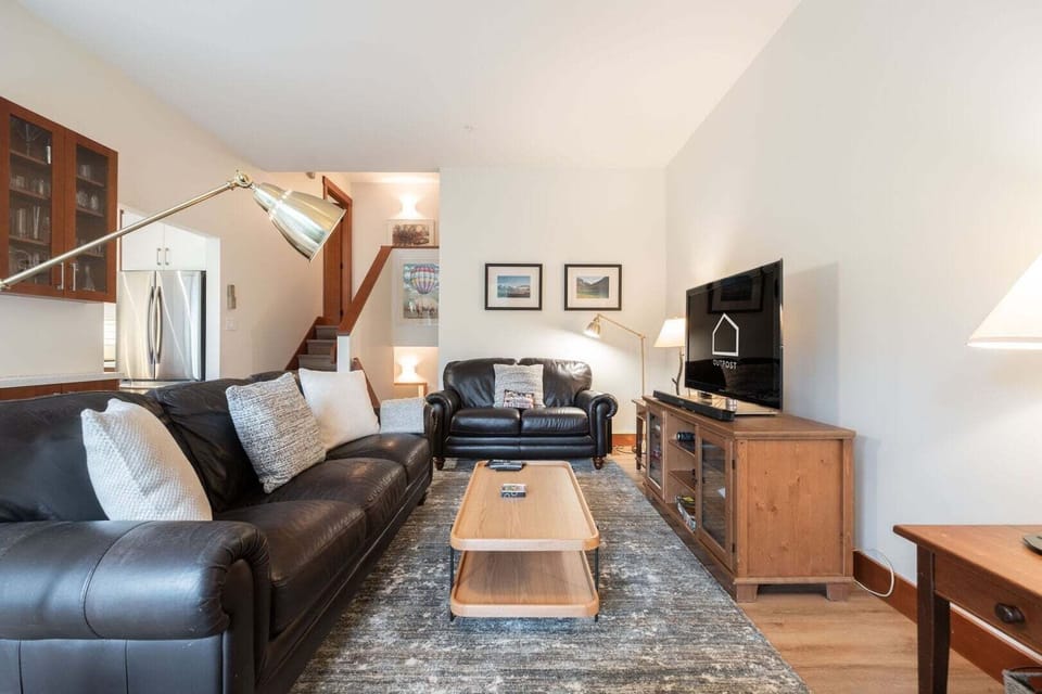 Living area: Smart TV