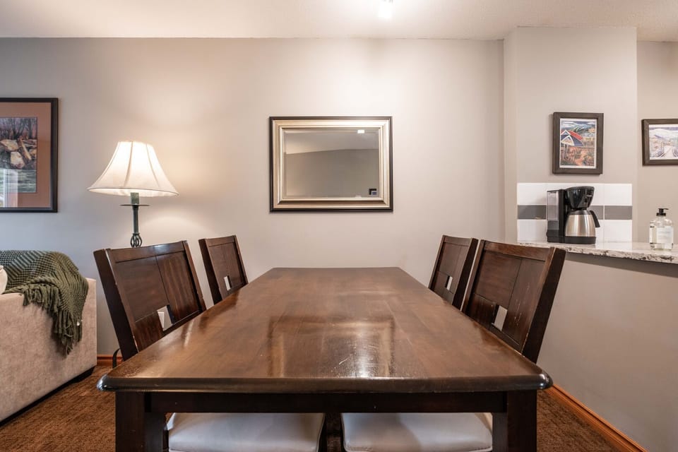 Dining area: Seats four people