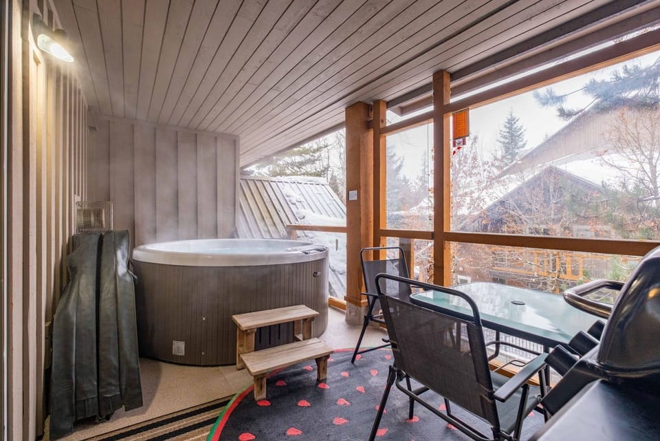 Private balcony: Hot tub, BBQ facilities