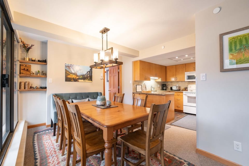 Dining area: Seats eight people