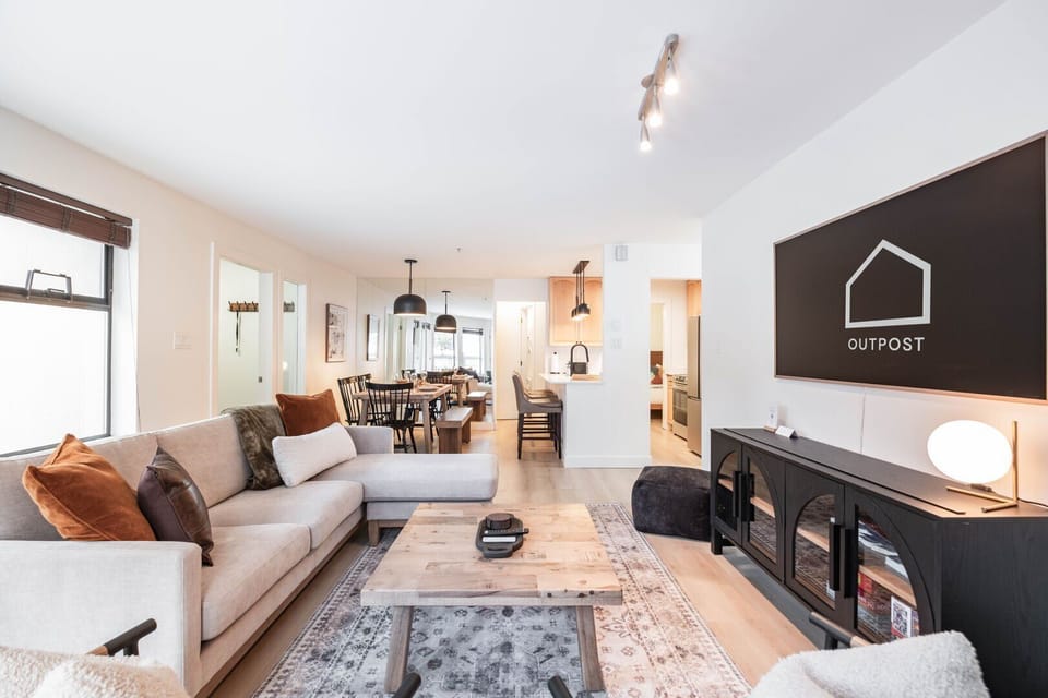 Living area: Smart TV
