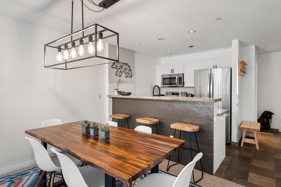 Dining area: Seats six people