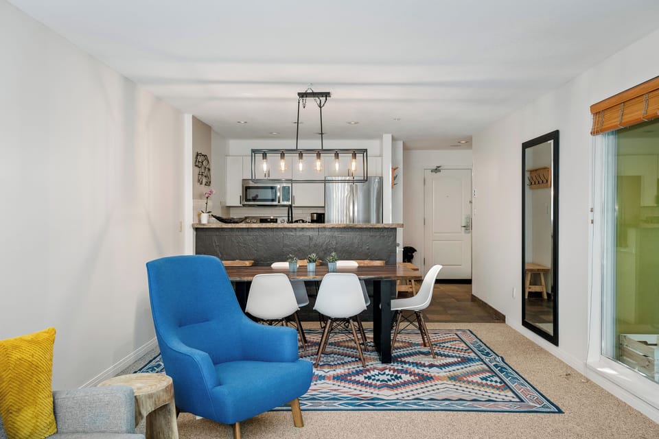 Dining area: Seats six people