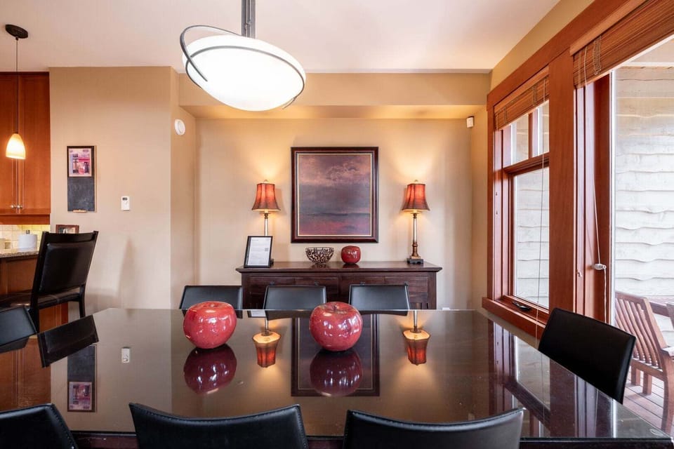 Dining area: Seats eight people