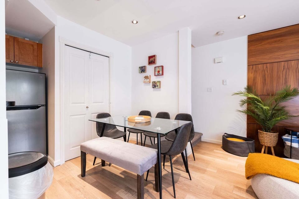 Dining area: Seats eight people