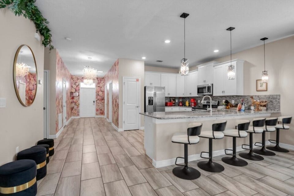 9020 Stinger Dr (8).jpeg
