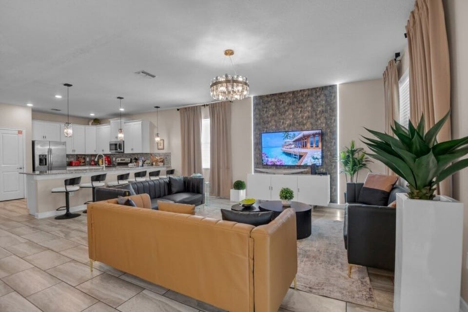 9020 Stinger Dr (5).jpeg