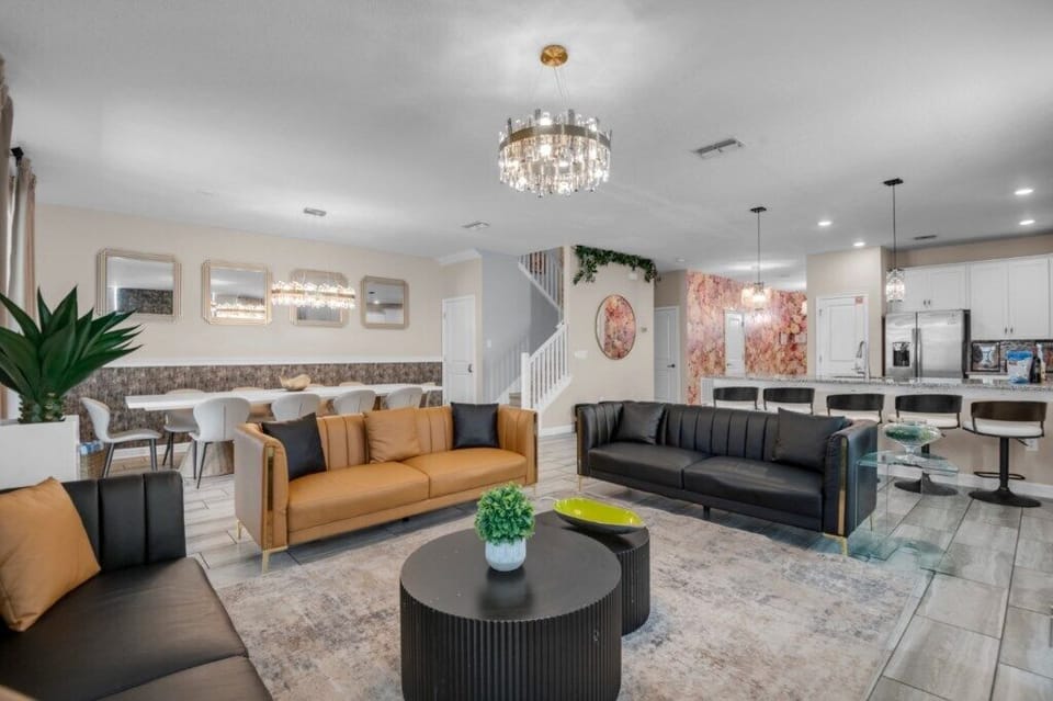 9020 Stinger Dr (2).jpeg